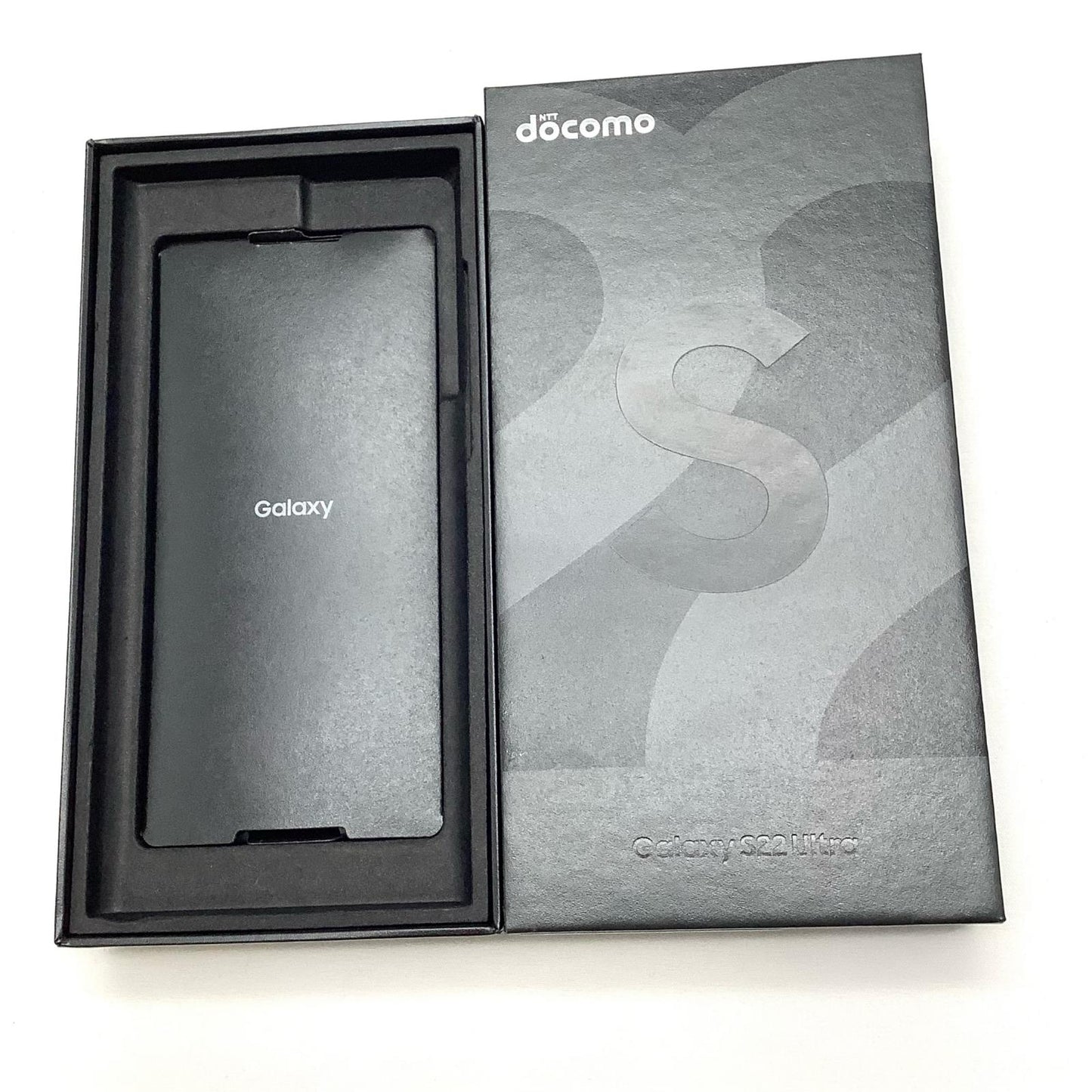 【全額返金保証】【最速発送】SAMSUNG Galaxy S22 Ultra 256GB ファントムブラック docomo SIMフリー 白ロム 動作確認済