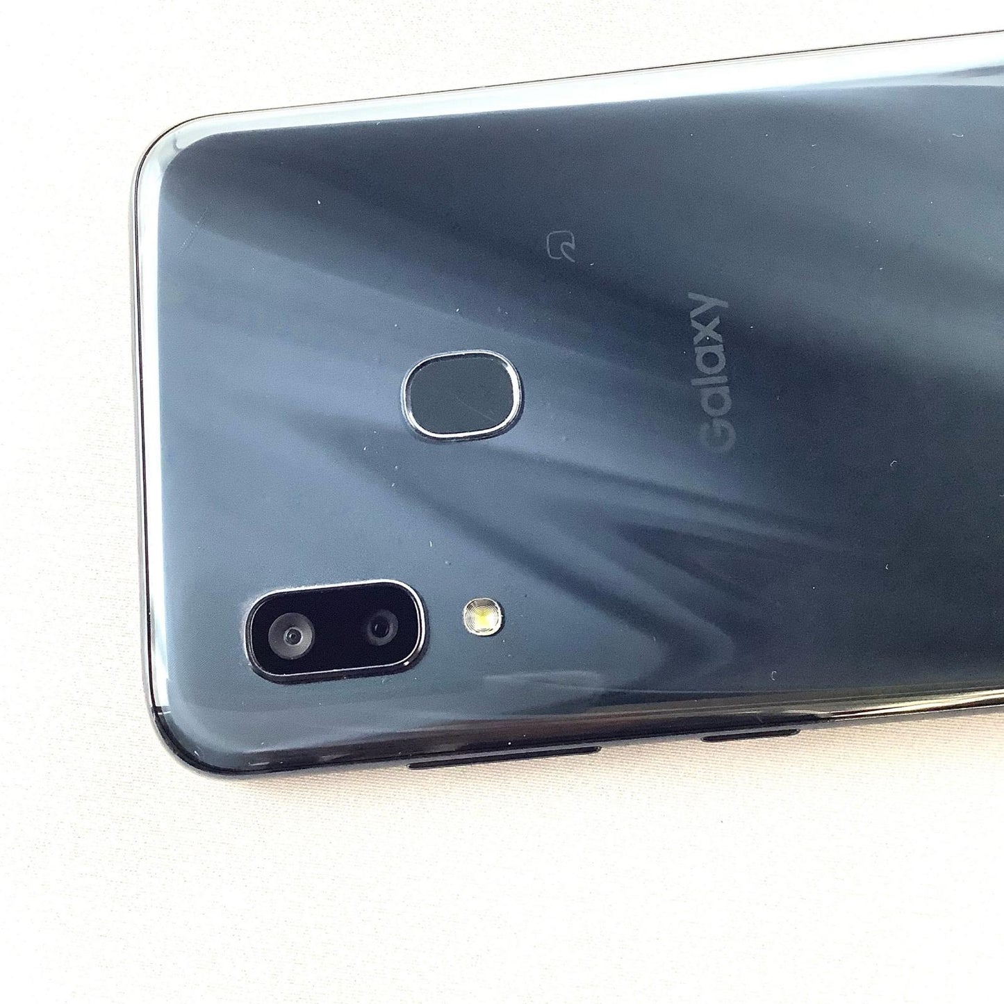 【全額返金保証】【最速発送】SAMSUNG Galaxy A30 64GB ブラック au SCV43 白ロム 動作確認済