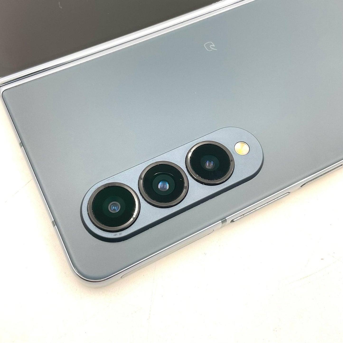 【最速発送】SAMSUNG Galaxy Z Fold4 256GB グレイグリーン au SCG16【難有】