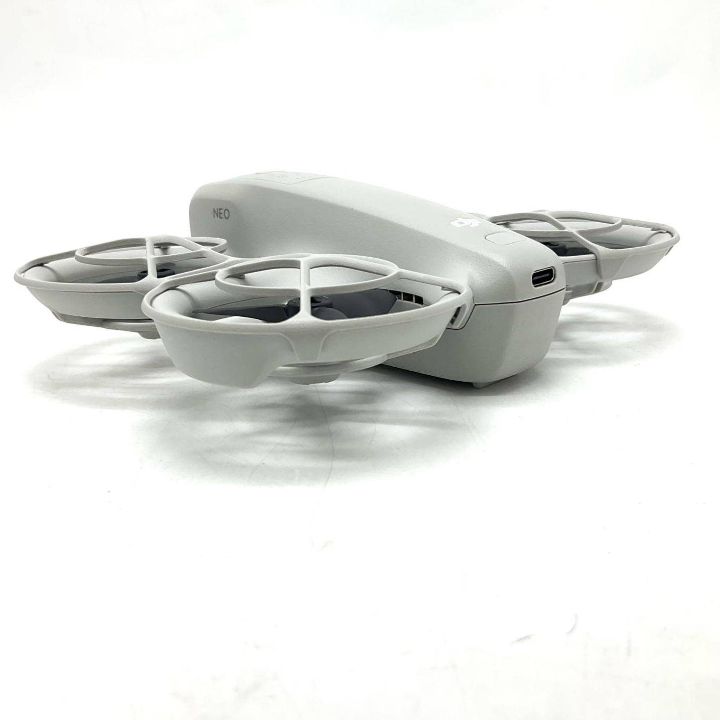 【全額返金保証】【最速発送】DJI Neo 美品 動作確認済