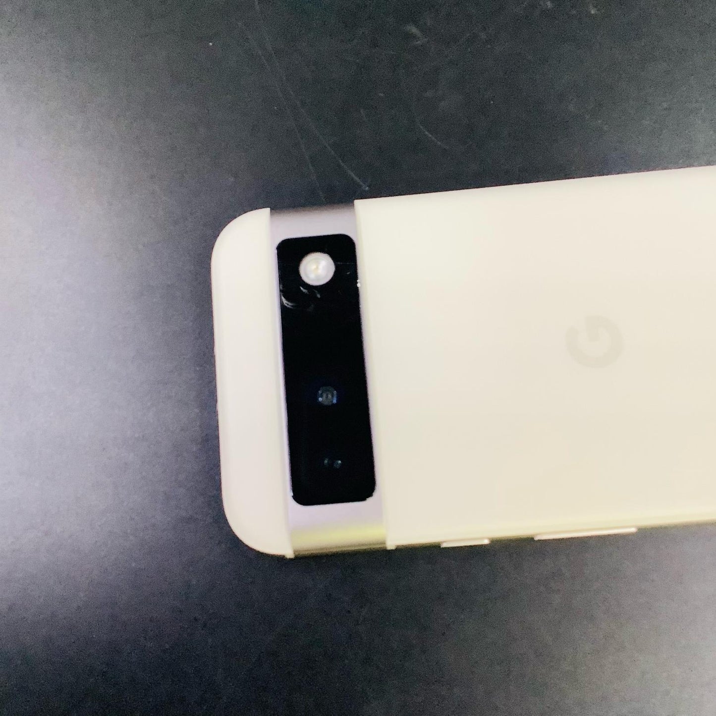 【全額返金保証】【最速発送】Google Pixel 8a 128GB Porcelain docomo G576D 白ロム 美品 動作確認済