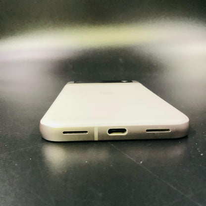 【全額返金保証】【最速発送】Google Pixel 8a 128GB Porcelain docomo G576D 白ロム 美品 動作確認済