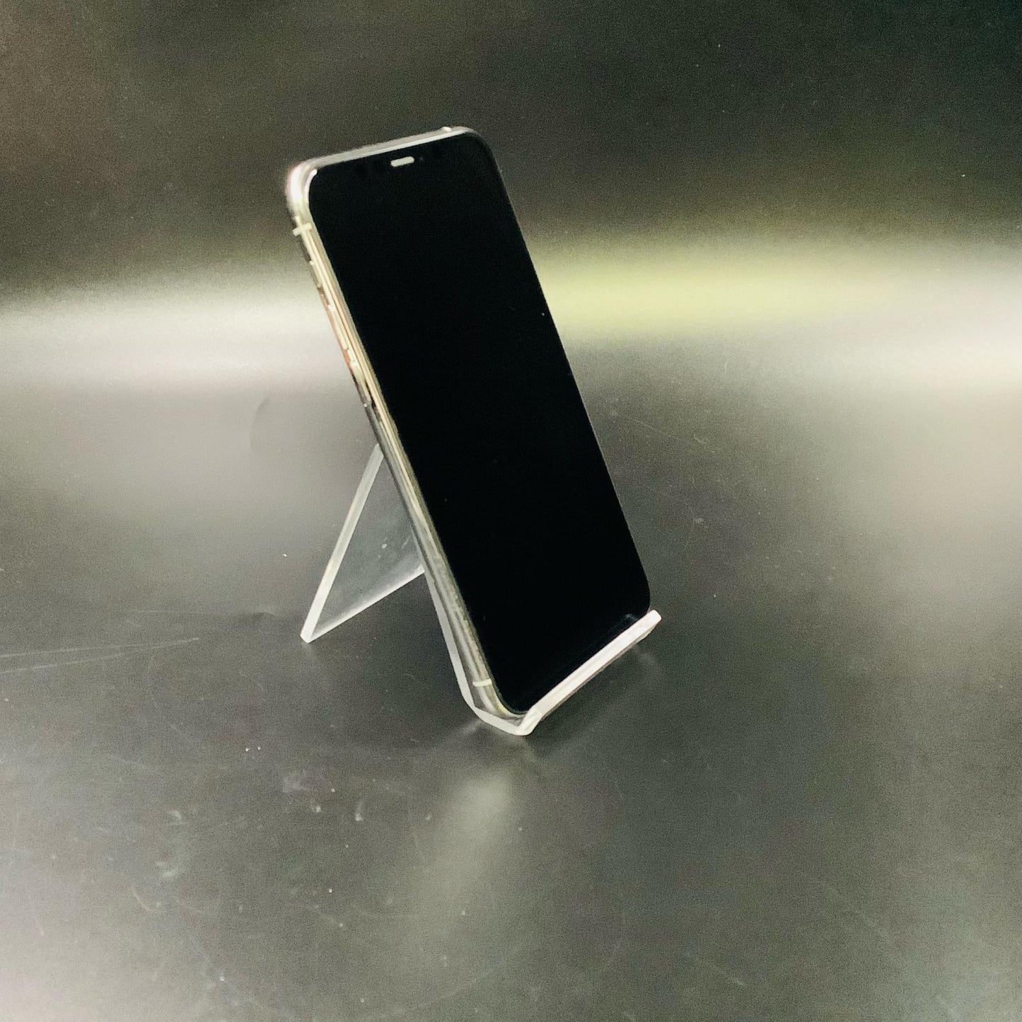 【全額返金保証】【最速発送】Apple iPhone iPhone 11 Pro 256GB シルバー docomo 白ロム 動作確認済 77%