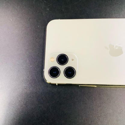 【全額返金保証】【最速発送】Apple iPhone iPhone 11 Pro 256GB シルバー docomo 白ロム 動作確認済 77%