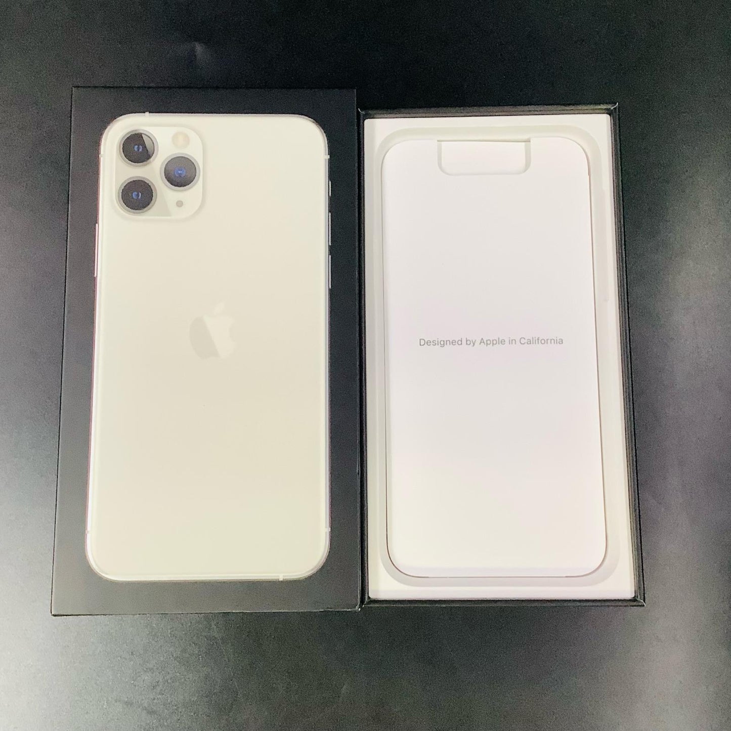 【全額返金保証】【最速発送】Apple iPhone iPhone 11 Pro 256GB シルバー docomo 白ロム 動作確認済 77%