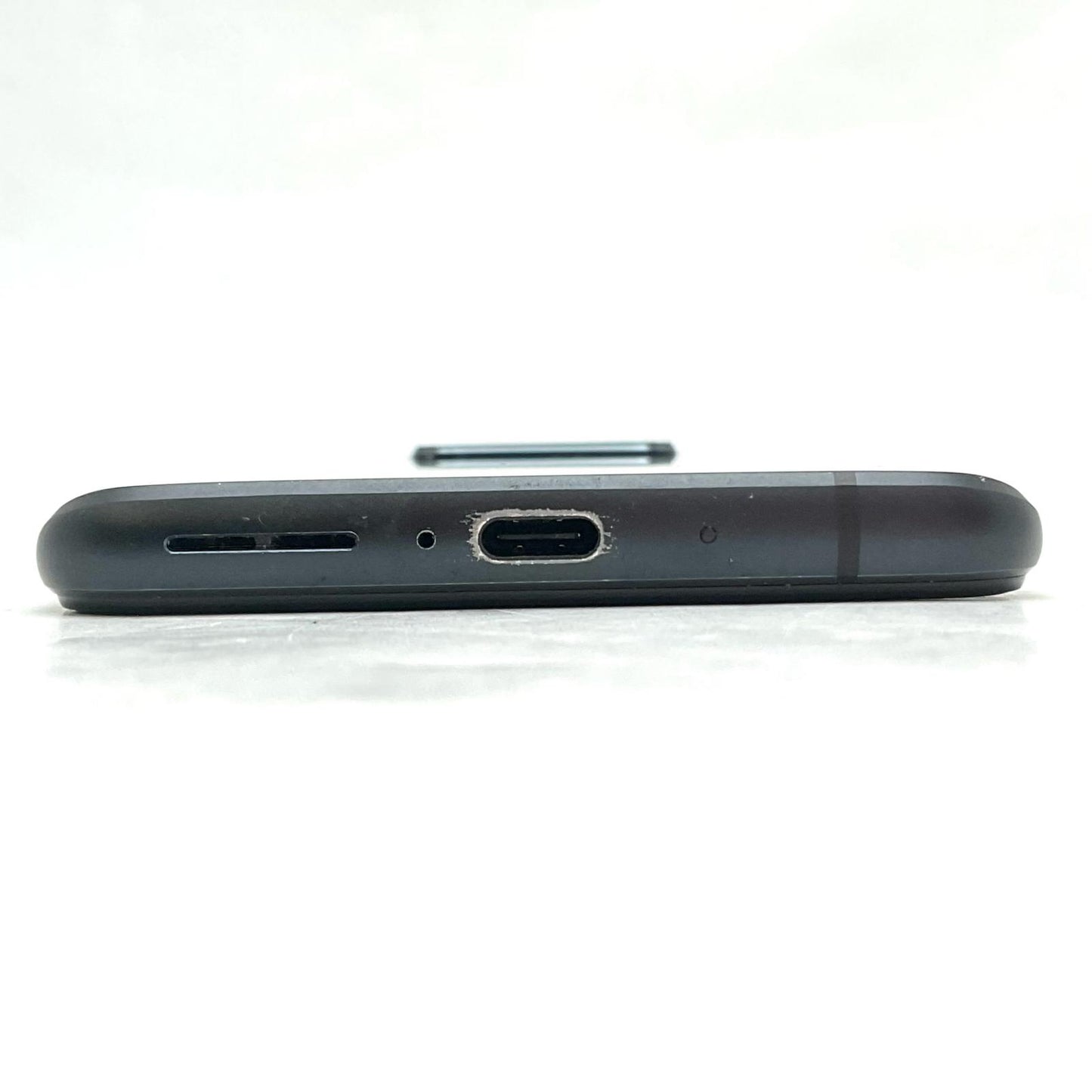【最速発送】ASUS Zenfone 8 Flip 256GB SIMフリー ASUS-I004D 白ロム【難有】