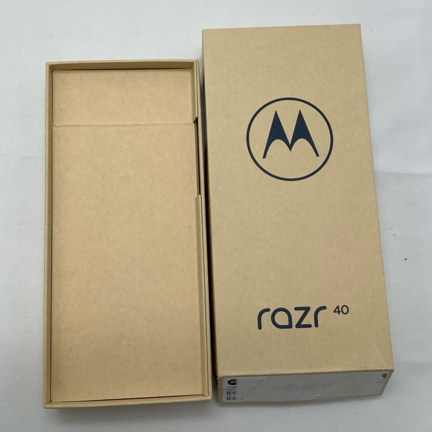 【全額返金保証】【最速発送】Motorola razr 40 256GB バニラクリーム SIMフリー XT2323-4 白ロム 超美品 動作確認済