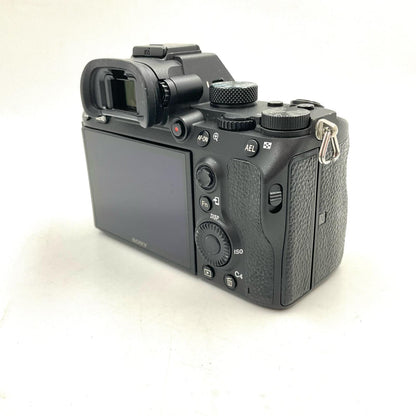 【全額返金保証】【最速発送】Sony デジタル一眼 α7 III ILCE-7M3 ボディ ブラック 動作確認済