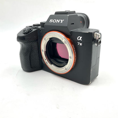 【全額返金保証】【最速発送】Sony デジタル一眼 α7 III ILCE-7M3 ボディ ブラック 動作確認済
