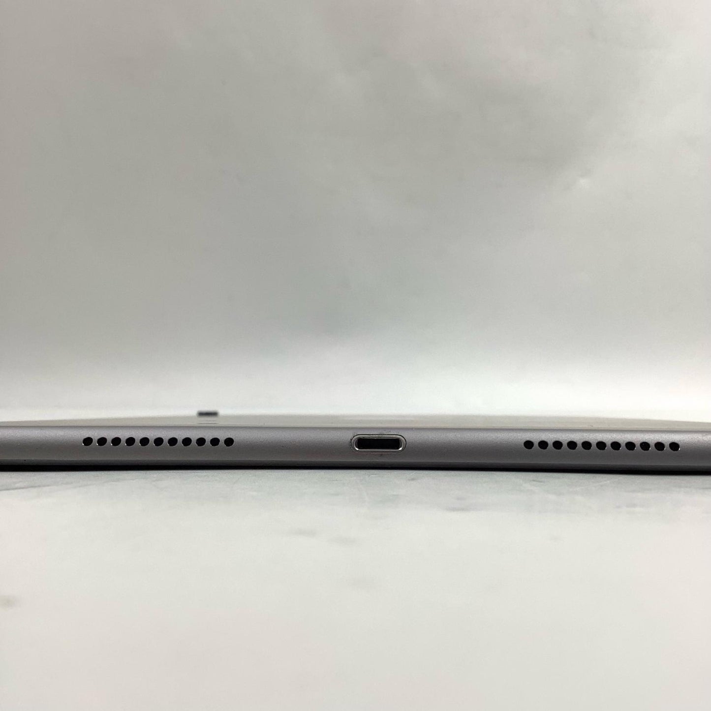 【最速発送】Apple iPad iPad Pro 10.5インチ Wi-Fi + Cellular 64GB Space Gray softbank 白ロム【難有】