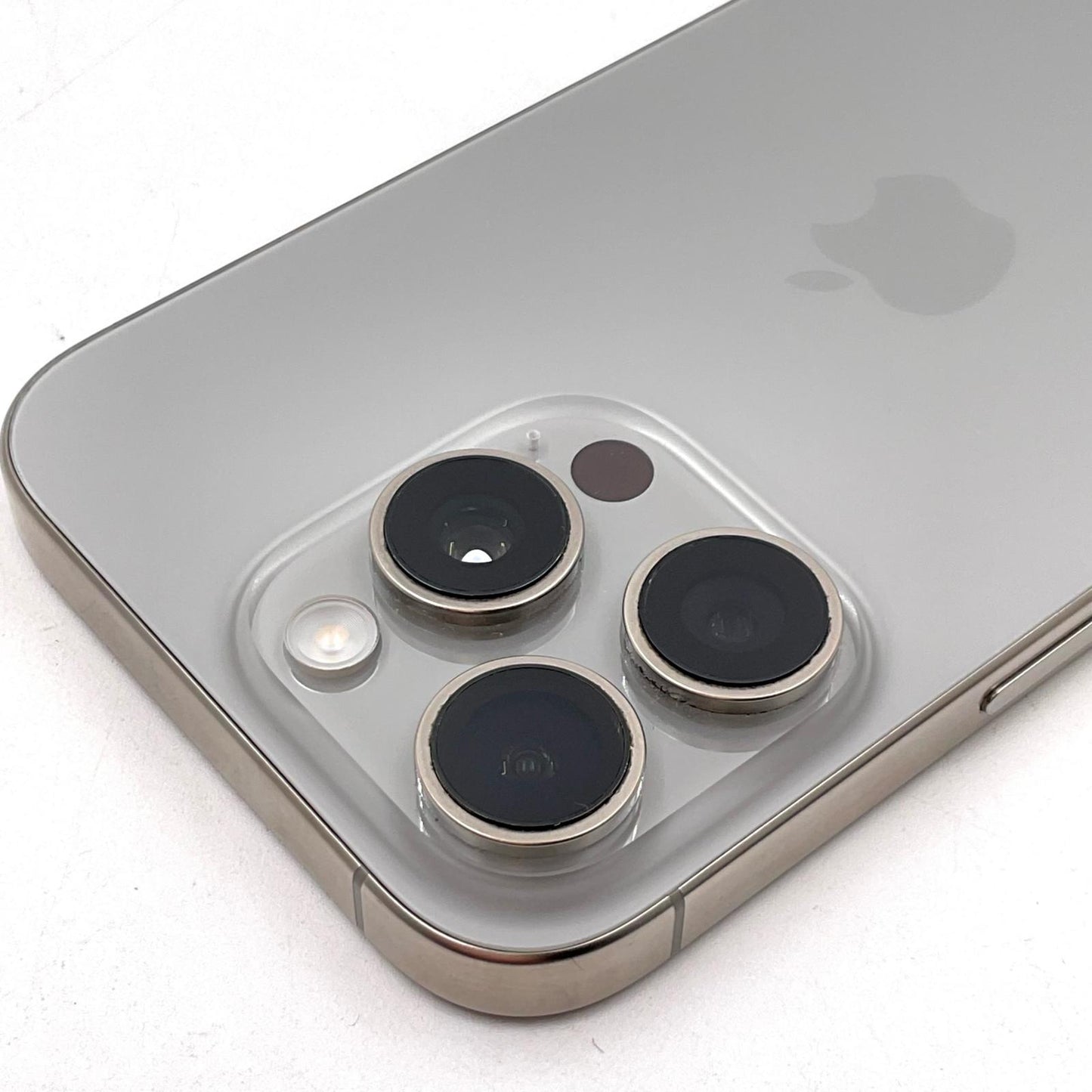 【最速発送】Apple iPhone iPhone 16 Pro 256GB Natural Titanium au SIMフリー【難有】 96%