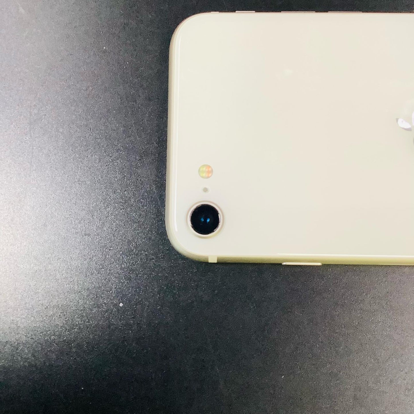 【全額返金保証】【最速発送】Apple iPhone iPhone SE (第3世代) 64GB Starlight au SIMフリー 白ロム 動作確認済 86%