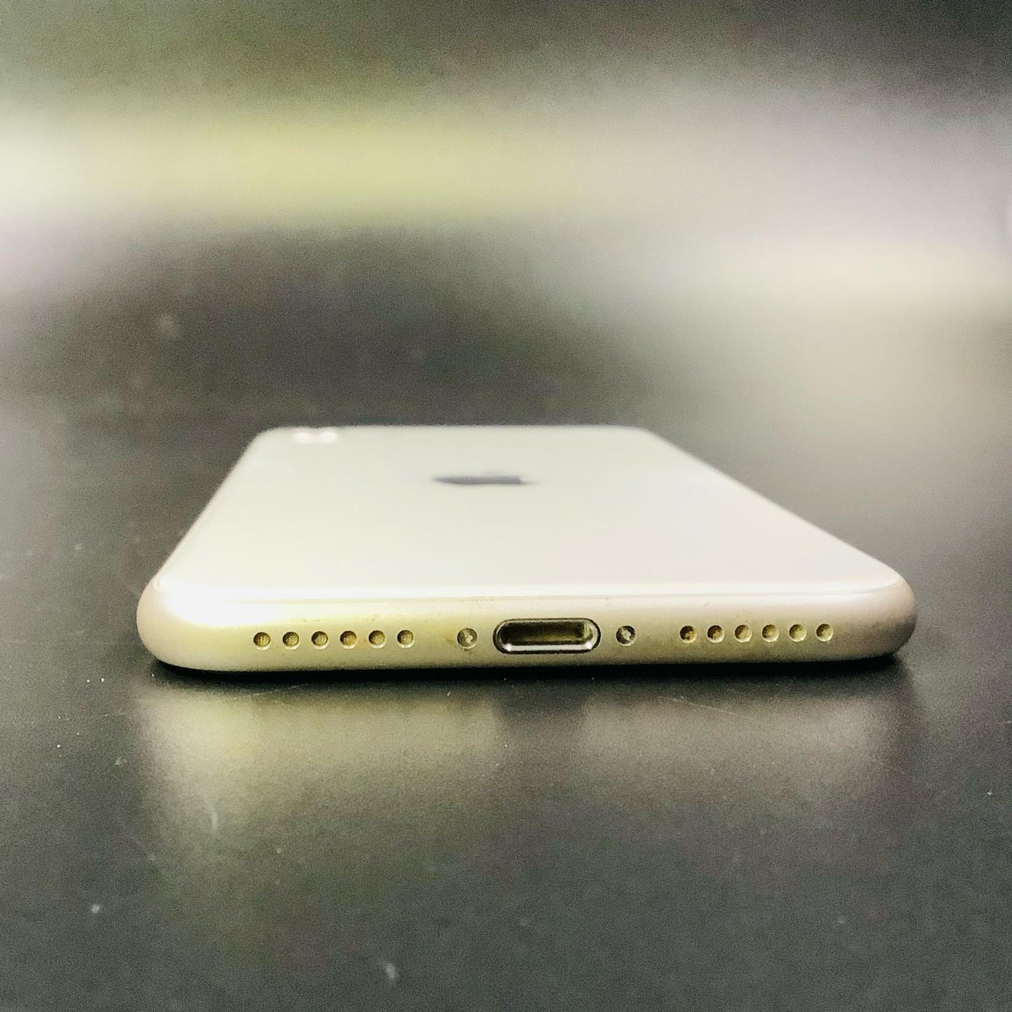 【全額返金保証】【最速発送】Apple iPhone iPhone SE (第3世代) 64GB Starlight au SIMフリー 白ロム 動作確認済 86%