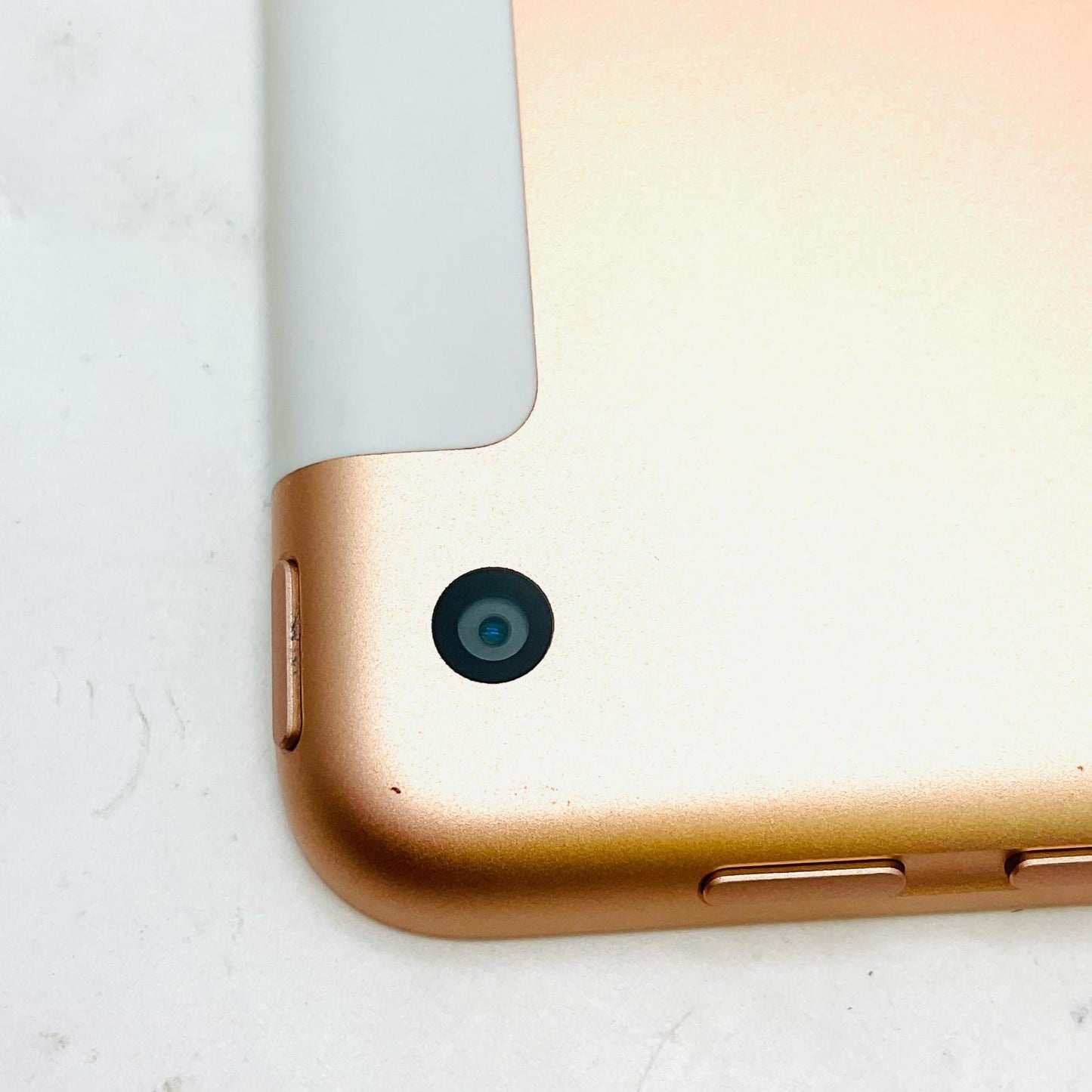 【全額返金保証】【最速発送】Apple iPad 9.7インチ 第6世代 32GB ゴールド WiFi+Cellular au 白ロム 美品 動作確認済