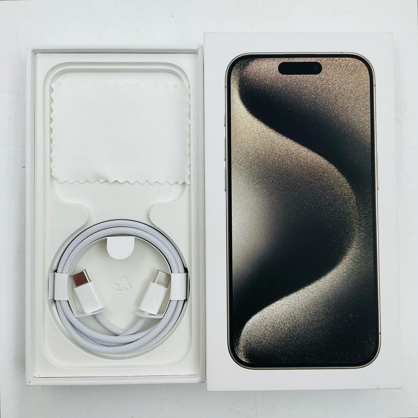 【全額返金保証】【最速発送】Apple iPhone iPhone 15 Pro 128GB ナチュラルチタニウム SIMフリー 美品 動作確認済 89%