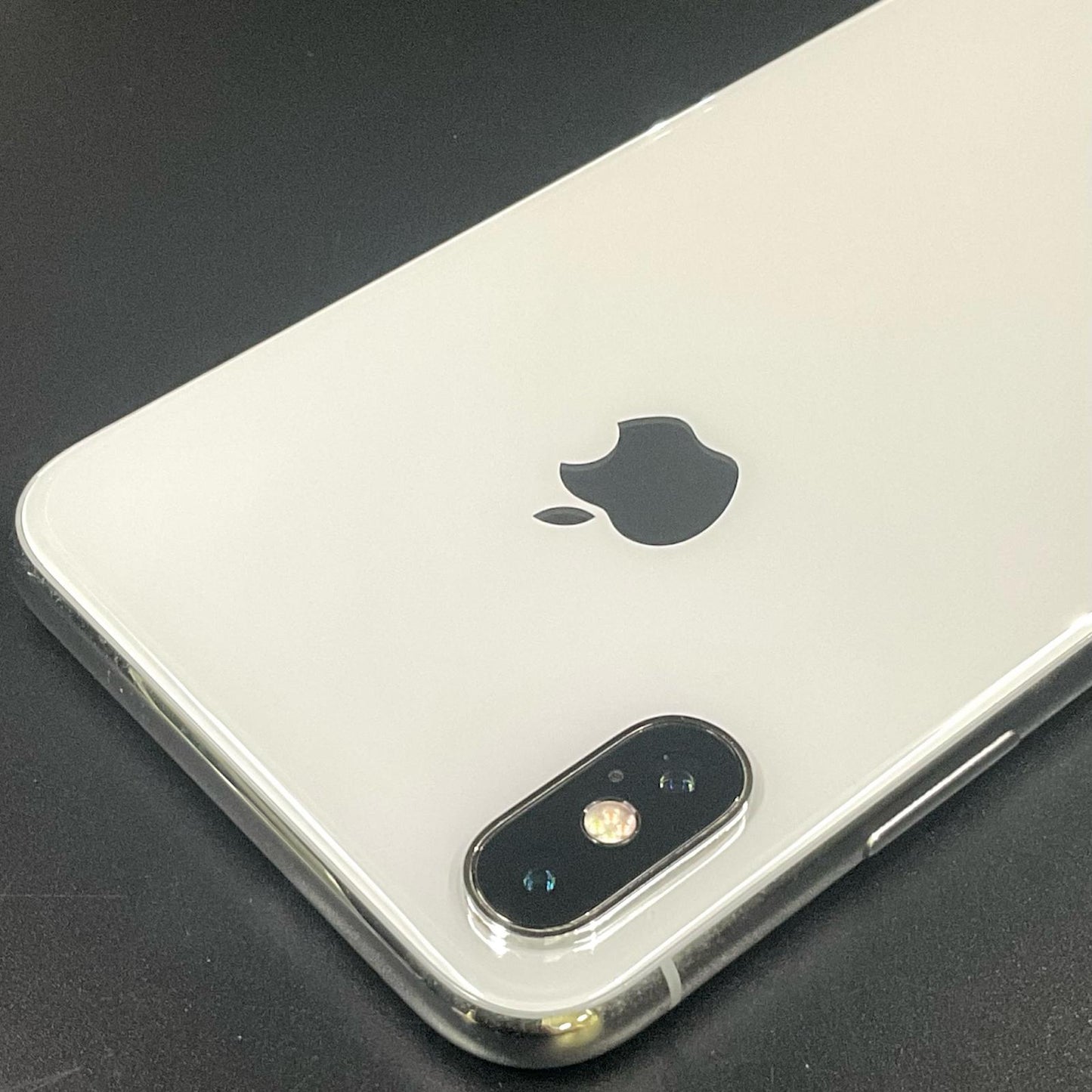 【最速発送】Apple iPhone iPhone X 64GB シルバー docomo 白ロム【難有】 88%