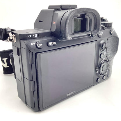 【全額返金保証】【最速発送】Sony デジタル一眼 α7 III ILCE-7M3 ボディ 美品 動作確認済