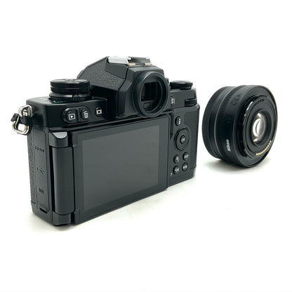 【全額返金保証】【最速発送】Nikon デジタル一眼 Z fc 16-50 VR レンズキット [ブラック] 美品 動作確認済