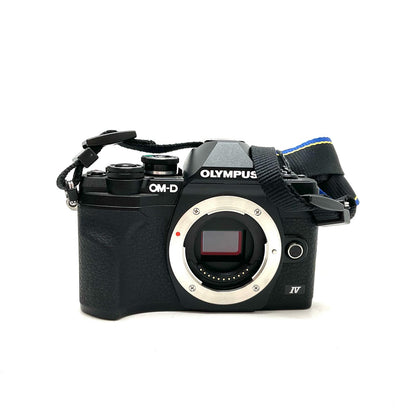 【全額返金保証】【最速発送】OLYMPUS デジタル一眼 OM-D E-M10 Mark IV ボディ 美品 動作確認済