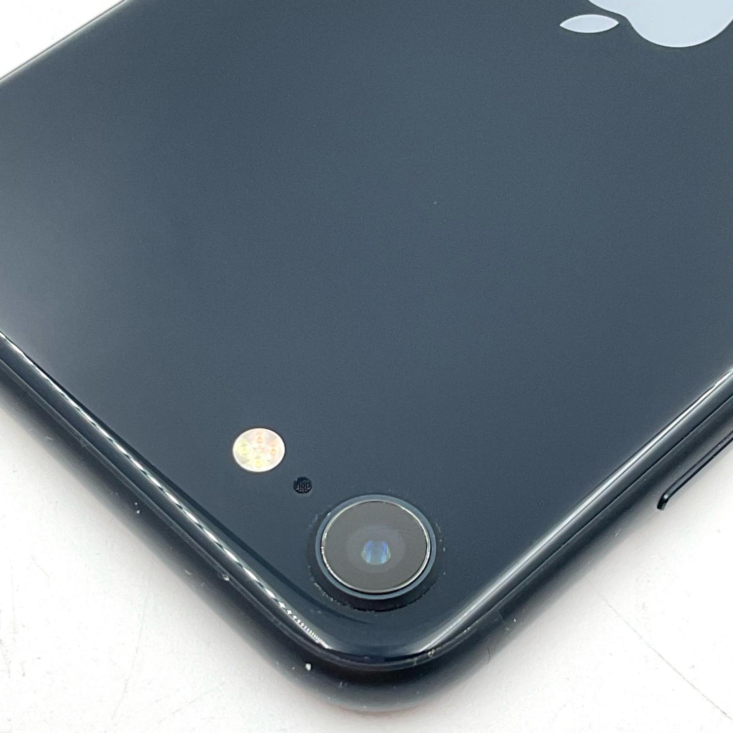 【全額返金保証】【最速発送】Apple iPhone iPhone SE（第3世代） 128GB ミッドナイト au 白ロム 動作確認済 84%