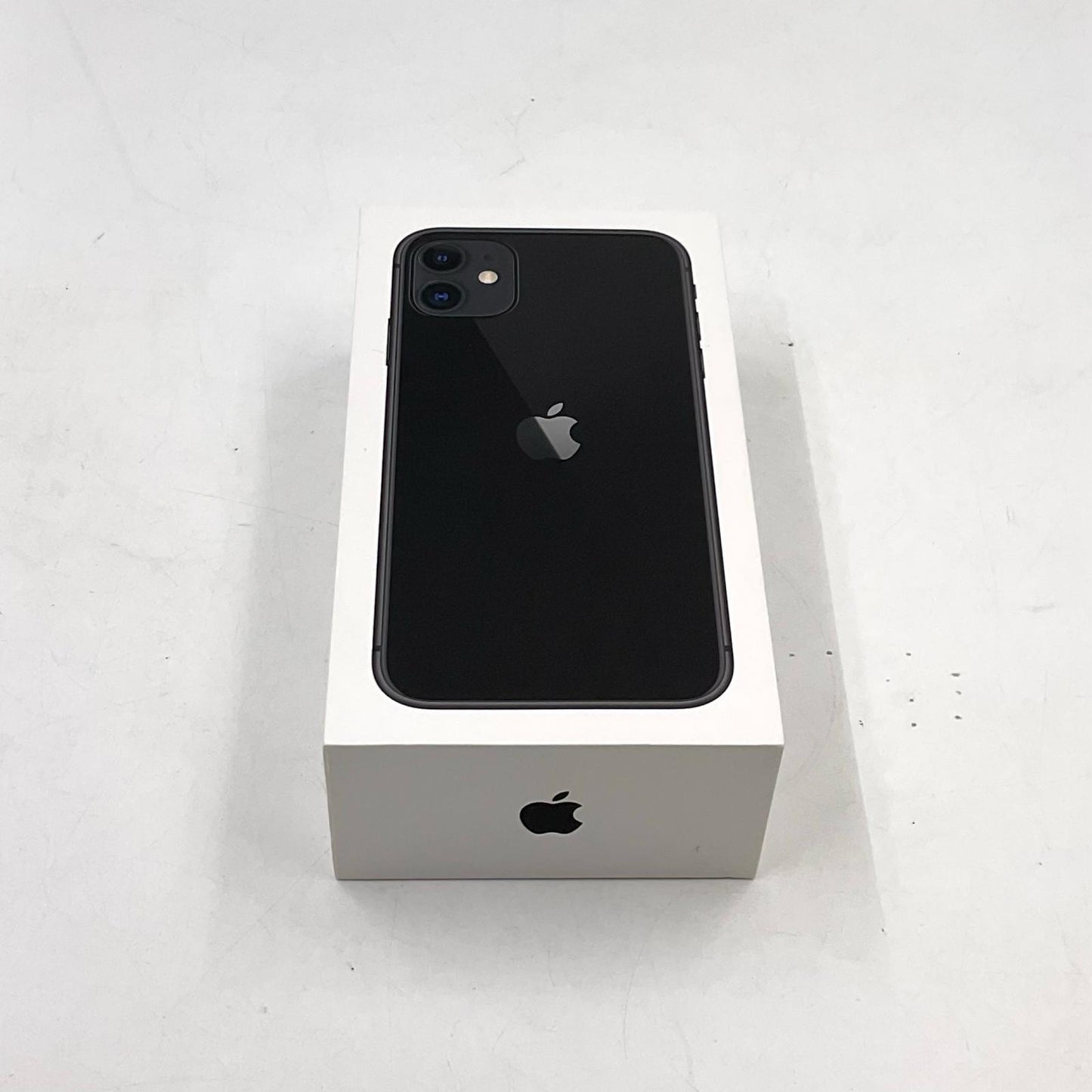 【全額返金保証】【最速発送】Apple iPhone iPhone 11 128GB ブラック docomo 白ロム 動作確認済 72%