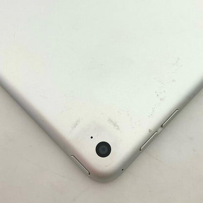 【全額返金保証】【最速発送】Apple iPad Air 9.7インチ 第2世代 32GB シルバー Wi-Fi 美品 動作確認済