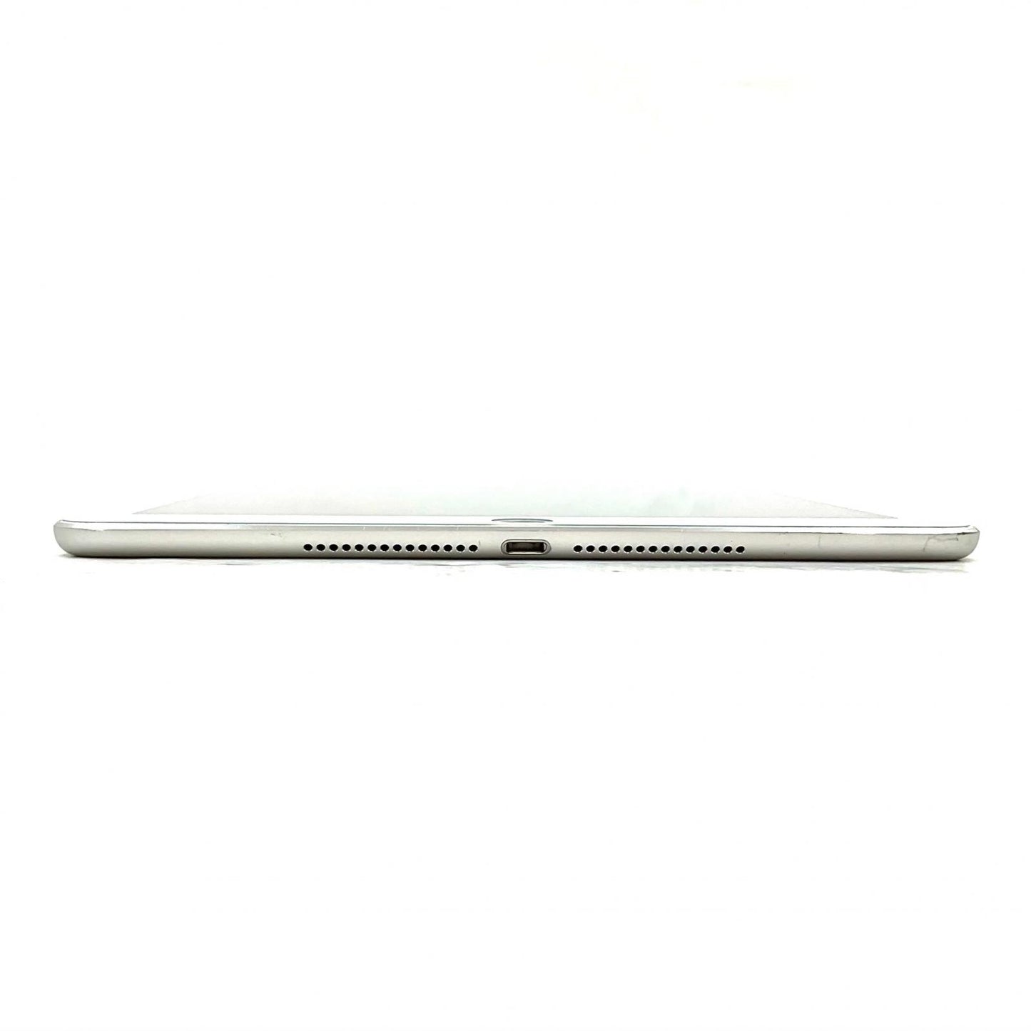 【全額返金保証】【最速発送】Apple iPad Air 9.7インチ 第2世代 32GB シルバー Wi-Fi 美品 動作確認済
