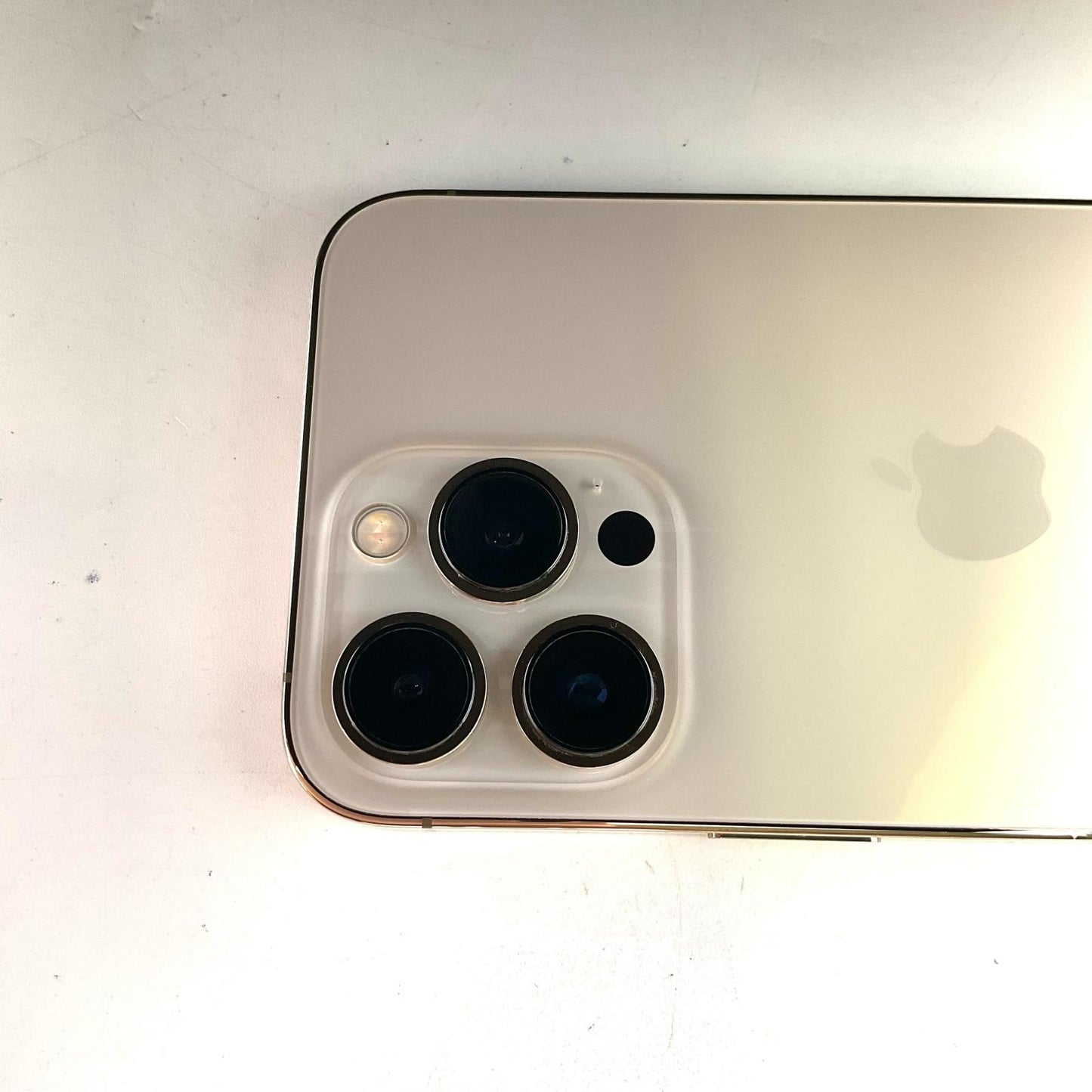 【全額返金保証】【最速発送】Apple iPhone iPhone 13 Pro 256GB ゴールド Softbank 白ロム 動作確認済 81%