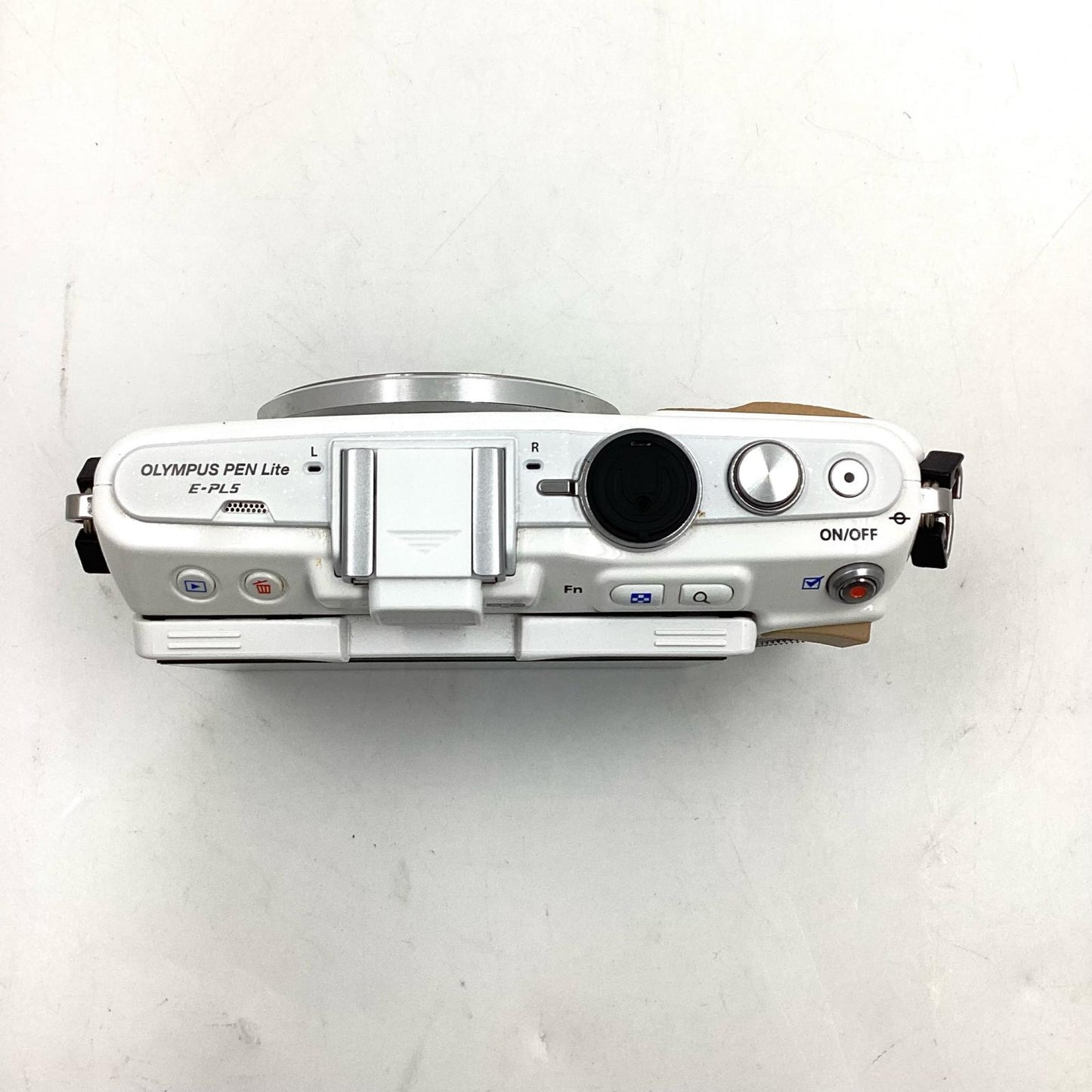 【最速発送】OLYMPUS デジタル一眼 PEN Lite E-PL5 ホワイト【難有】