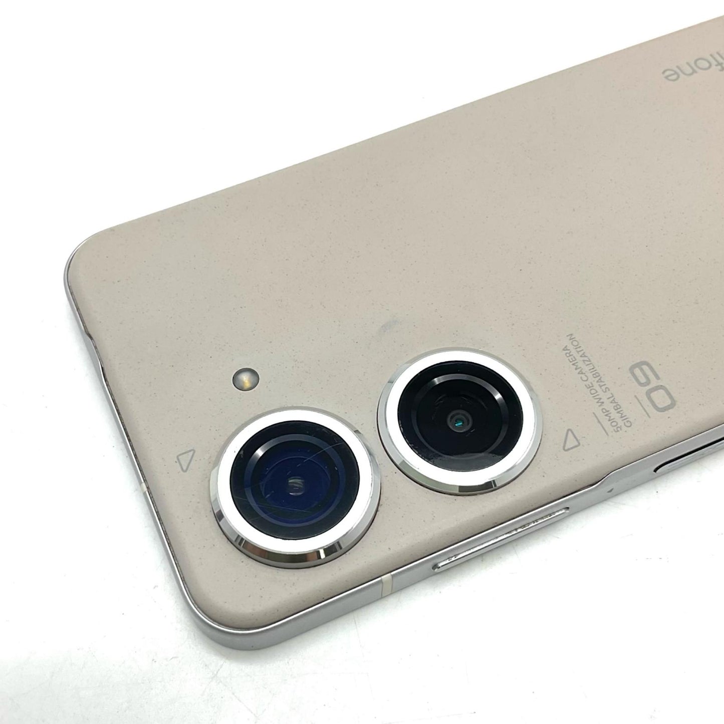 【最速発送】ASUS Zenfone9 128GB ムーンライトホワイト 白ロム【難有】