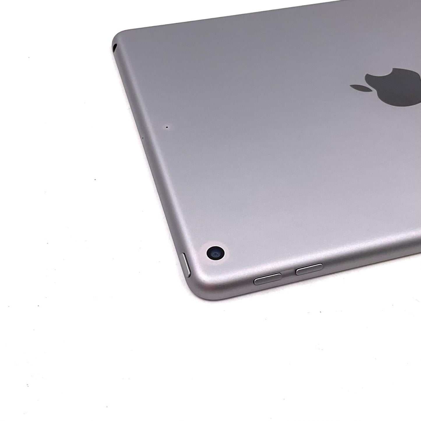 【全額返金保証】【最速発送】Apple iPad iPad 9.7インチ 第6世代 32GB スペースグレイ Wi-Fi 動作確認済