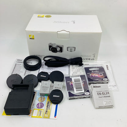 【全額返金保証】【最速発送】Nikon デジタル一眼 Nikon 1 J5 ダブルレンズキット シルバー 美品 動作確認済