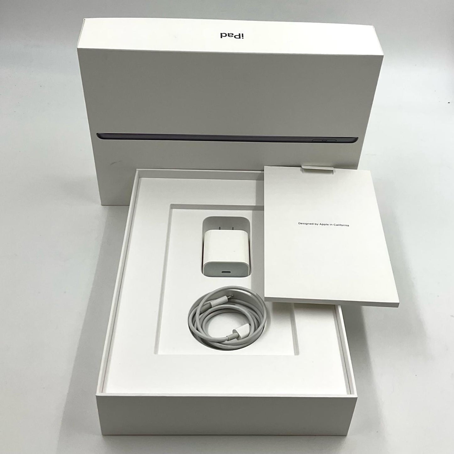 【全額返金保証】【最速発送】Apple iPad iPad 10.2インチ 第9世代 64GB スペースグレイ WiFi+Cellular au SIMフリー 白ロム 美品 動作確認済