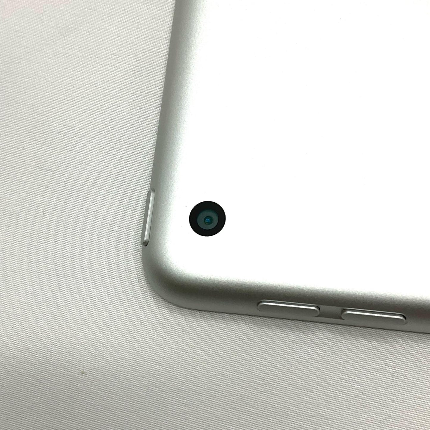 【全額返金保証】【最速発送】Apple iPad iPad 10.2インチ 第9世代 256GB シルバー Wi-Fi 動作確認済