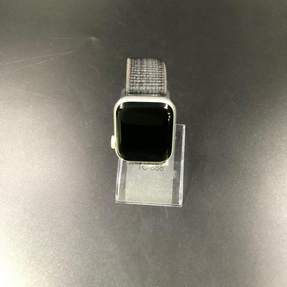 【全額返金保証】【最速発送】Apple Watch SE 第2世代 アルミニウム 40mm GPS 85% 動作確認済