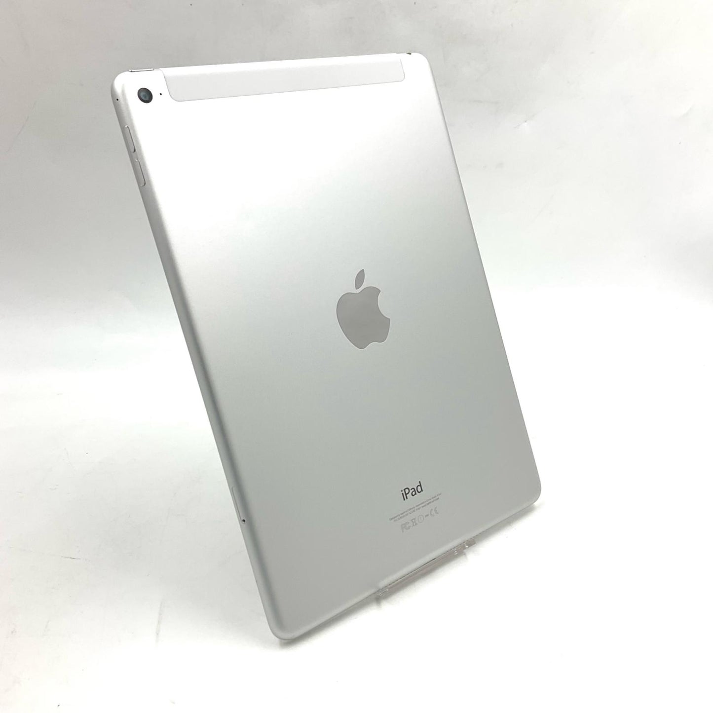 【全額返金保証】【最速発送】Apple iPad Air 9.7インチ 第2世代 16GB シルバー WiFi+Cellular docomo 白ロム 動作確認済