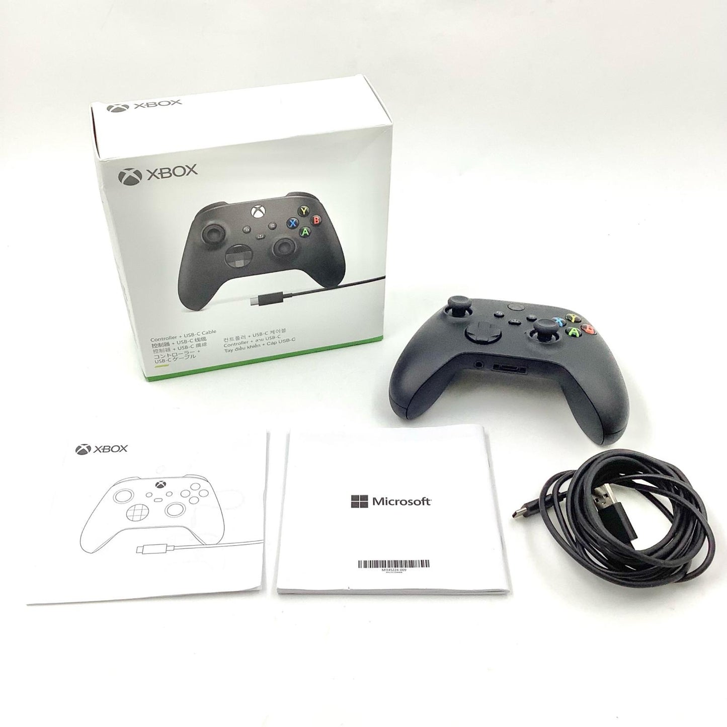 【全額返金保証】【最速発送】Microsoft Xbox ワイヤレス コントローラー + USB-C ケーブル 1V8-00005 美品 動作確認済