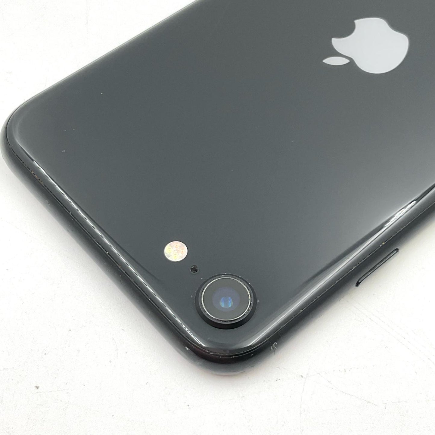 【全額返金保証】【最速発送】Apple iPhone iPhone SE（第2世代） 64GB ブラック au SIMフリー 白ロム 動作確認済 69%