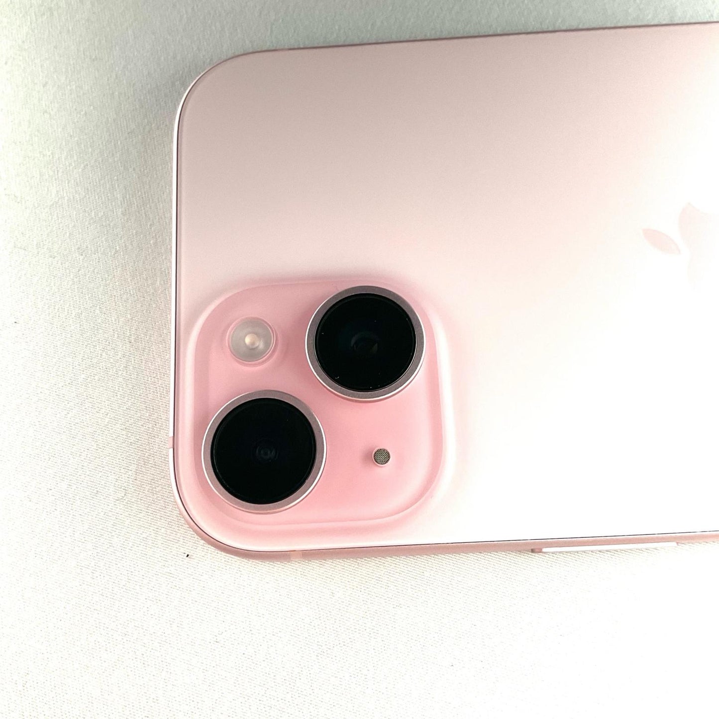 【全額返金保証】【最速発送】Apple iPhone iPhone 15 256GB ピンク docomo SIMフリー 白ロム 美品 動作確認済 85%