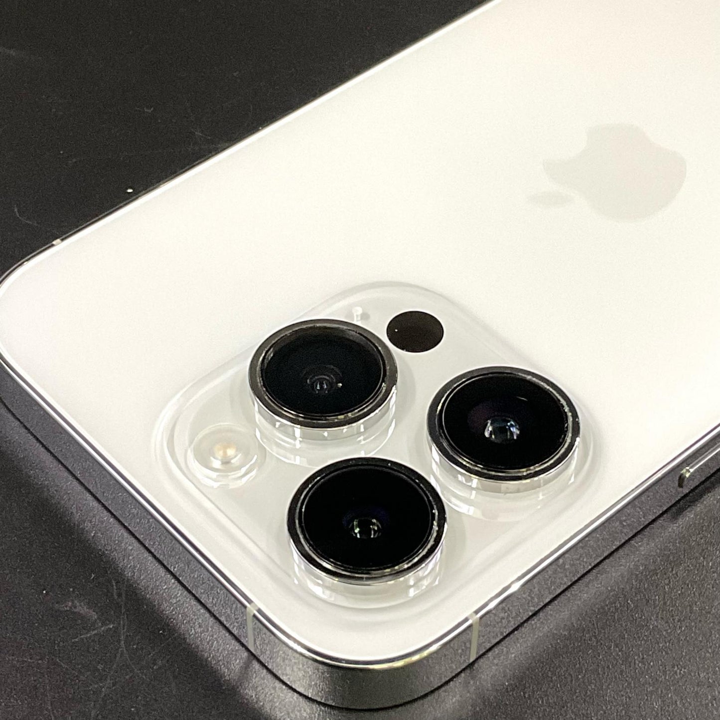 【全額返金保証】【最速発送】Apple iPhone iPhone 14 Pro 512GB シルバー docomo SIMフリー 白ロム 美品 動作確認済 85%