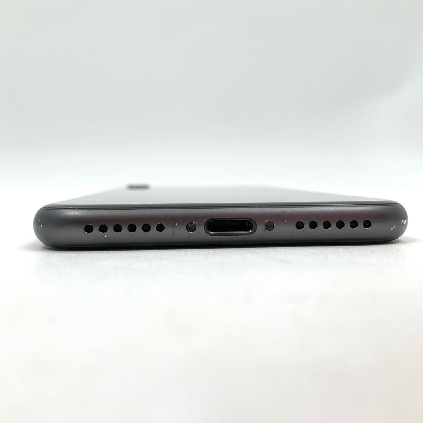 【全額返金保証】【最速発送】Apple iPhone iPhone 8 64GB スペースグレイ docomo SIMフリー 白ロム 動作確認済 94%