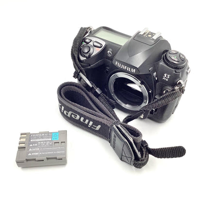 【最速発送】FUJIFILM デジタル一眼 FinePix S5 Pro ボディ ブラック【難有】
