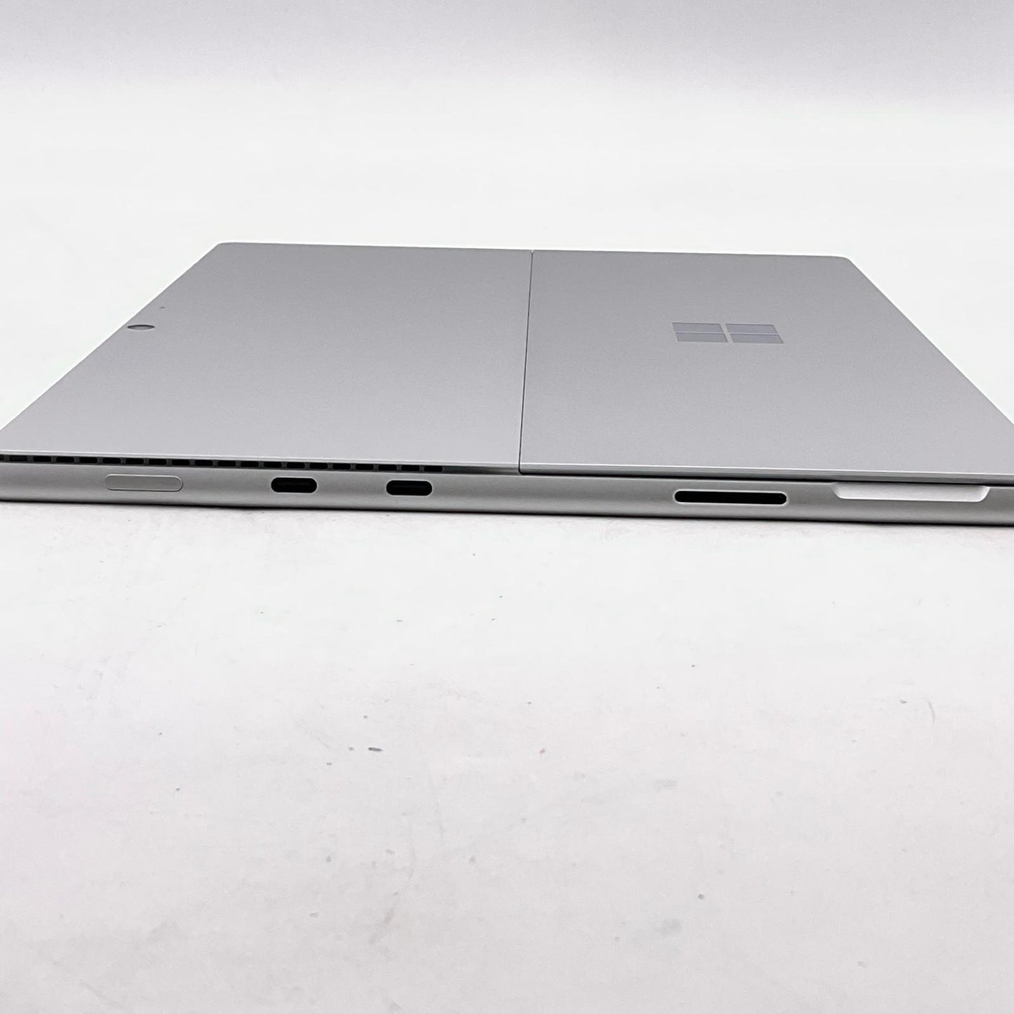 【全額返金保証】【最速発送】Microsoft Surface Pro 8 8PQ-00010 i5-1135G7 8GB M.2 SSD 256GB 92.9% 美品 動作確認済