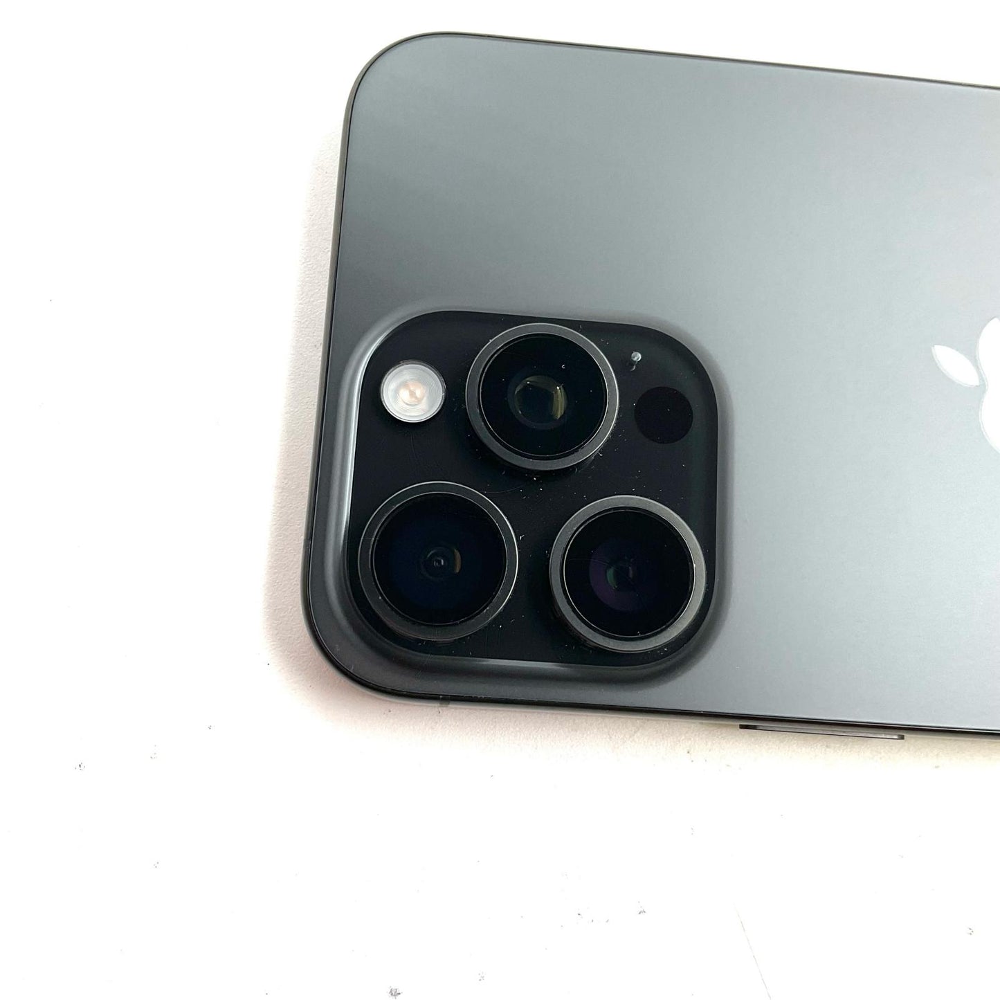 【全額返金保証】【最速発送】Apple iPhone iPhone 15 Pro Max 256GB ブラックチタニウム SIMフリー 白ロム 美品 動作確認済 92%