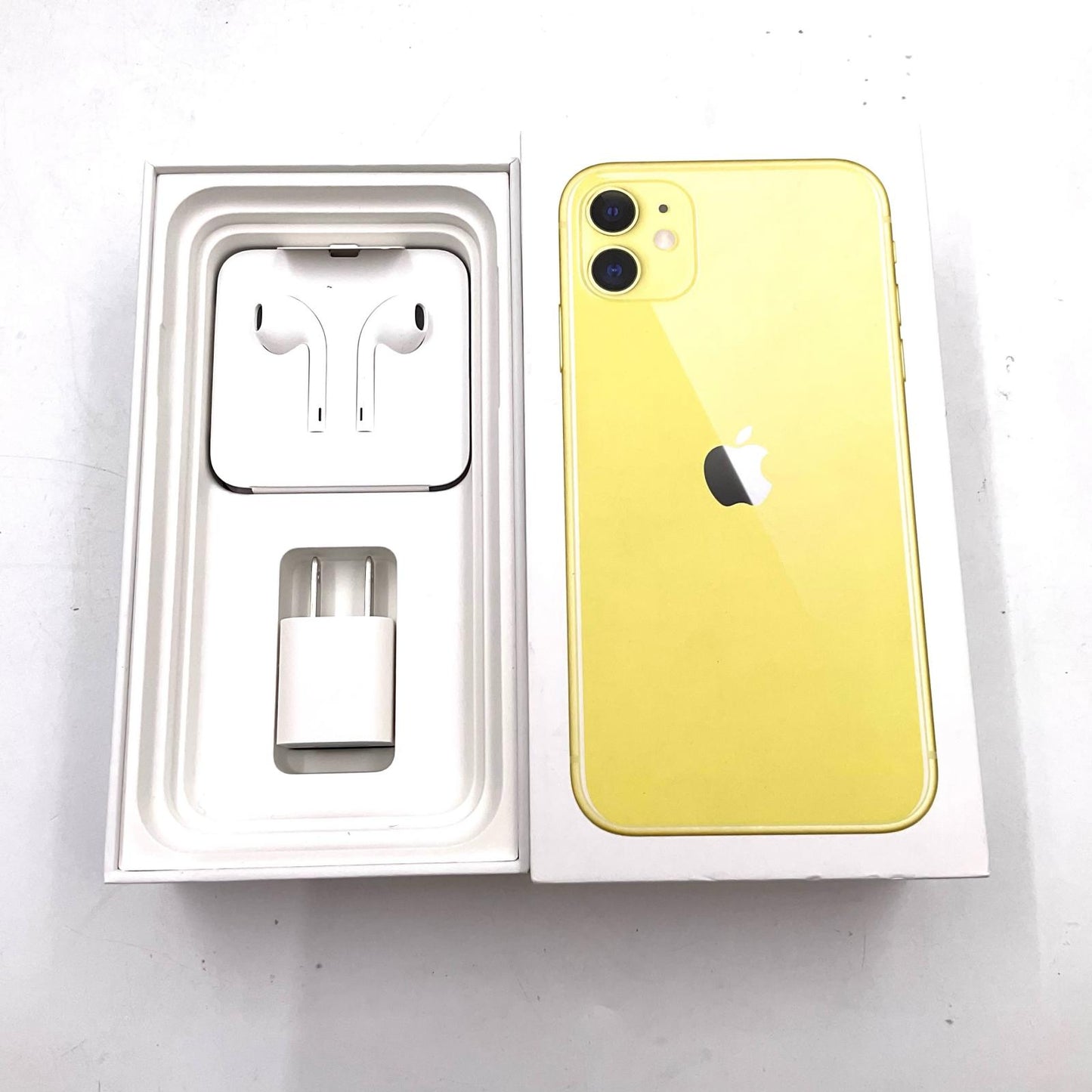【全額返金保証】【最速発送】Apple iPhone iPhone 11 64GB イエロー au 白ロム 美品 動作確認済 89%