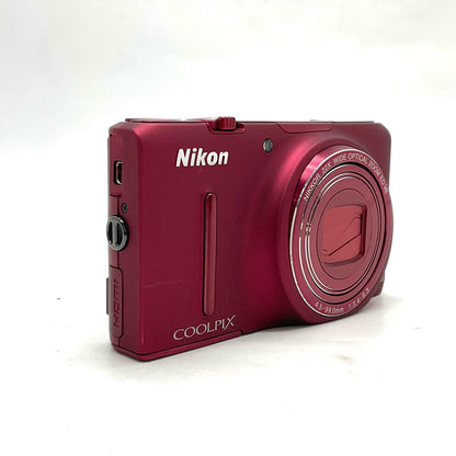 【全額返金保証】【最速発送】Nikon コンパクトデジタルカメラ COOLPIX S9500 レッド 動作確認済
