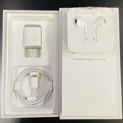 【全額返金保証】【最速発送】Apple iPhone iPhone 8 64GB シルバー docomo SIMフリー 白ロム 動作確認済 77%