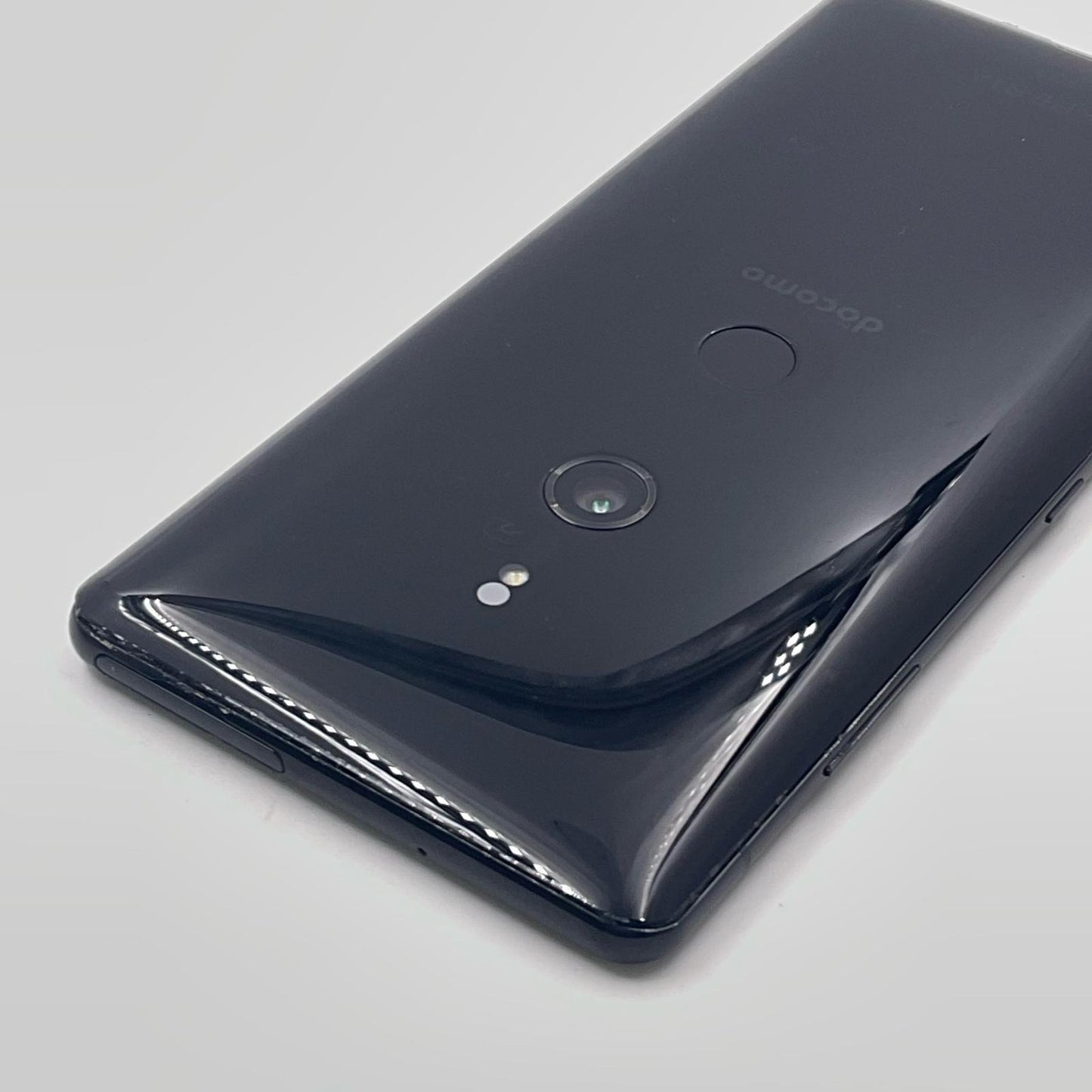 【最速発送】Sony Xperia XZ3 64GB docomo SO-01L 白ロム【難有】