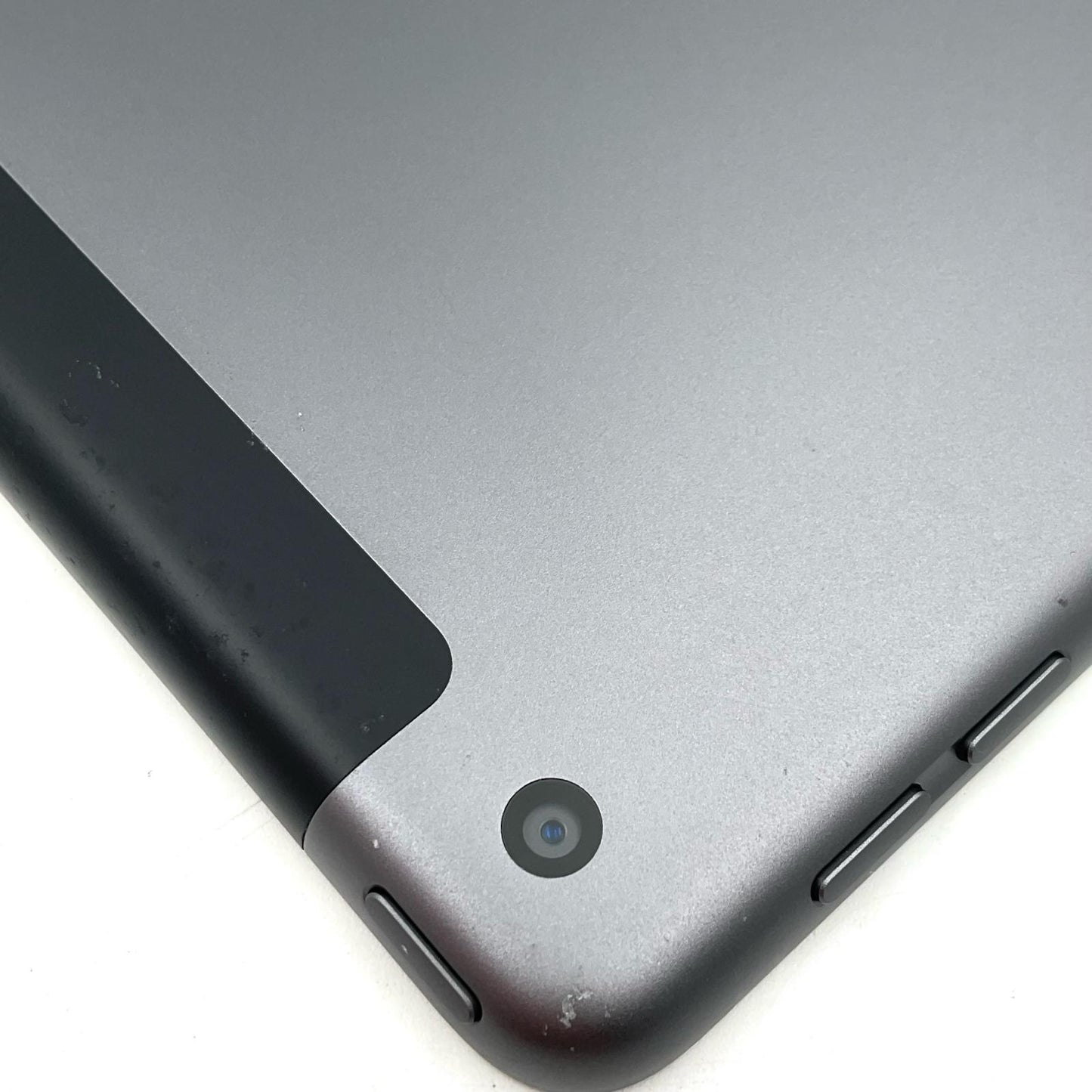 【全額返金保証】【最速発送】Apple iPad iPad 10.2インチ 第8世代 32GB スペースグレイ WiFi+Cellular 白ロム 動作確認済