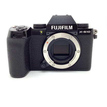 【全額返金保証】【最速発送】FUJIFILM デジタル一眼 X-S10 ボディ 美品 動作確認済